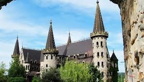 The Castle of Ravadinovo